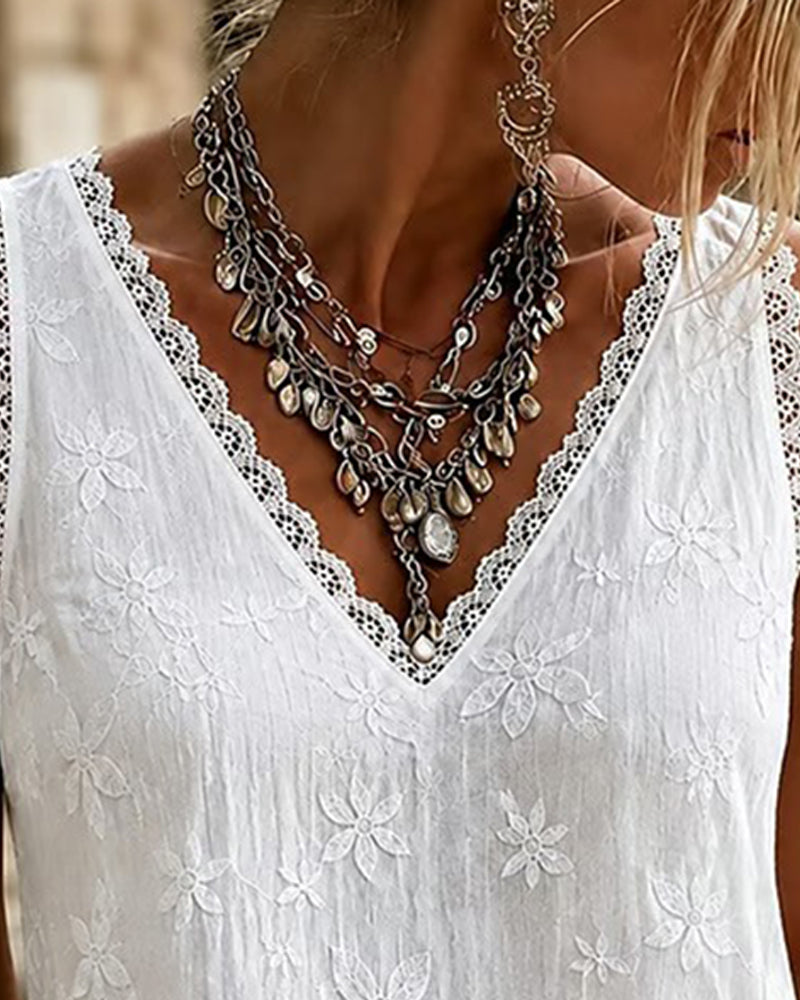 Ava – V-Neck Lace-Up Tank Top