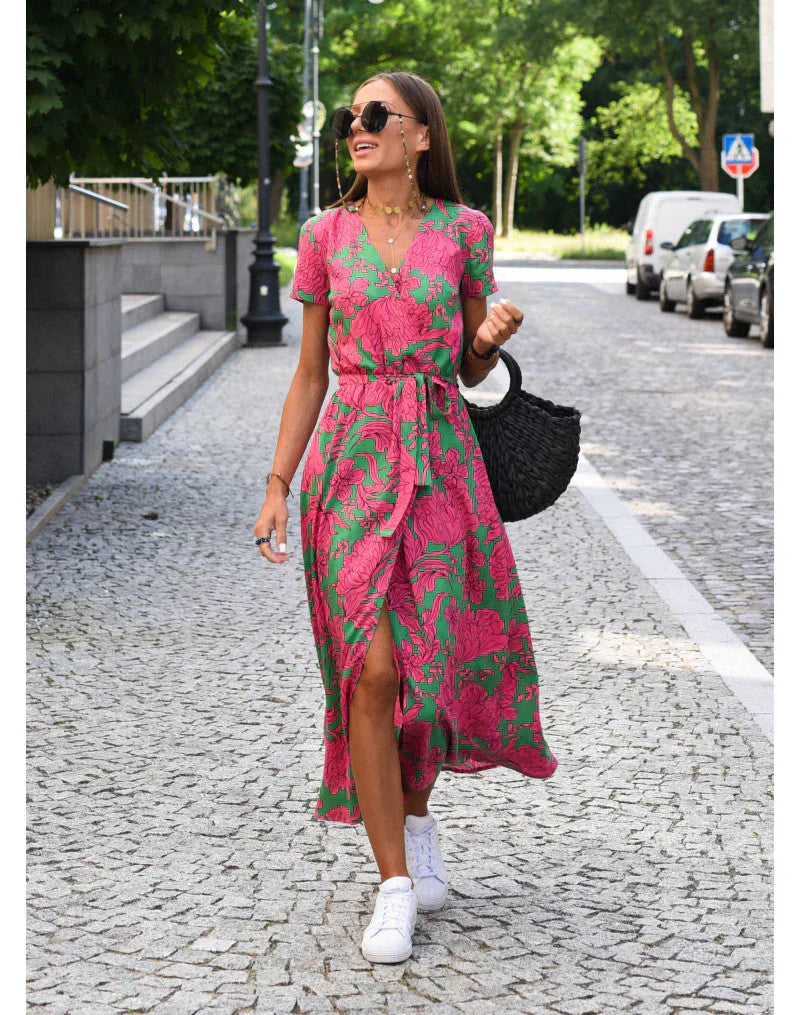 Manon – Elegant V-Neck Dress