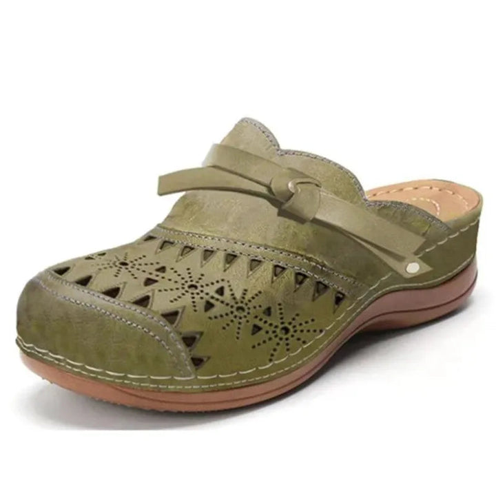 Lya clogs detail